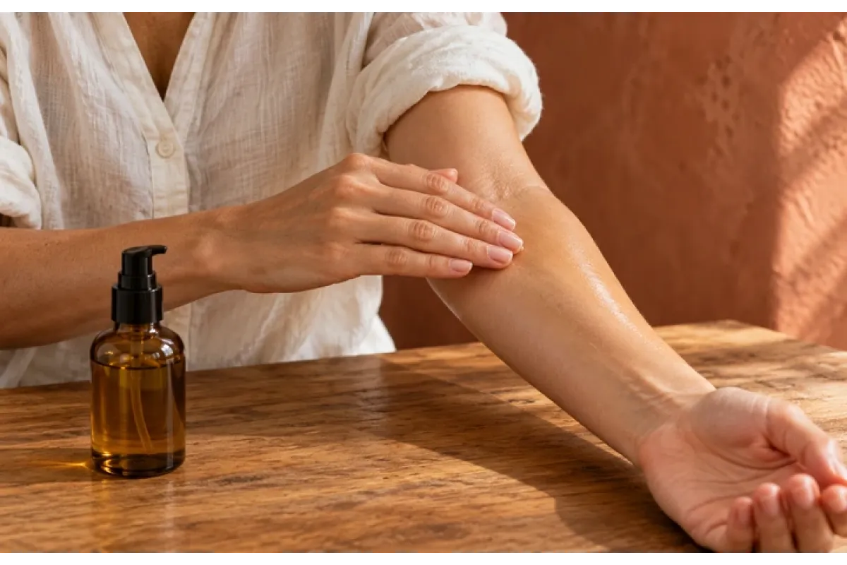 Body oil: how to choose a texture and apply it without a greasy finish